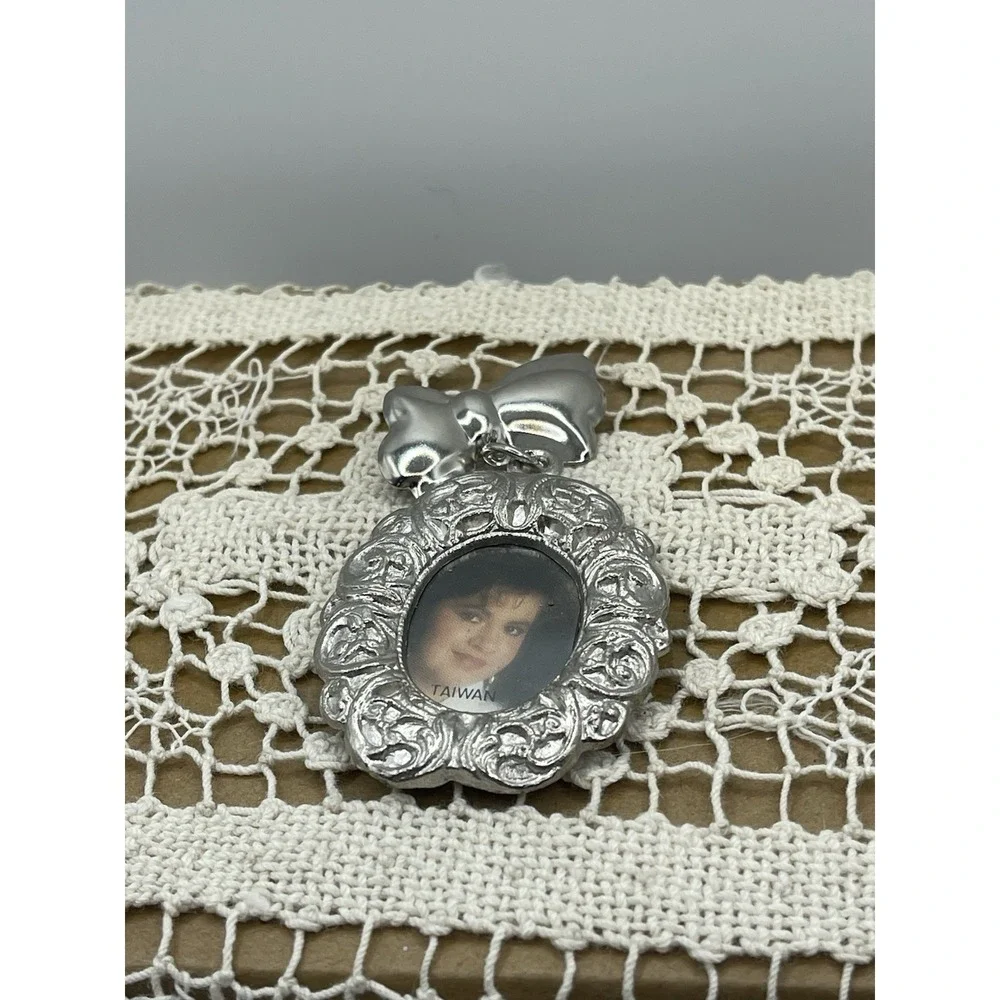 Vintage 1980's Picture Brooch & Frame In One‎